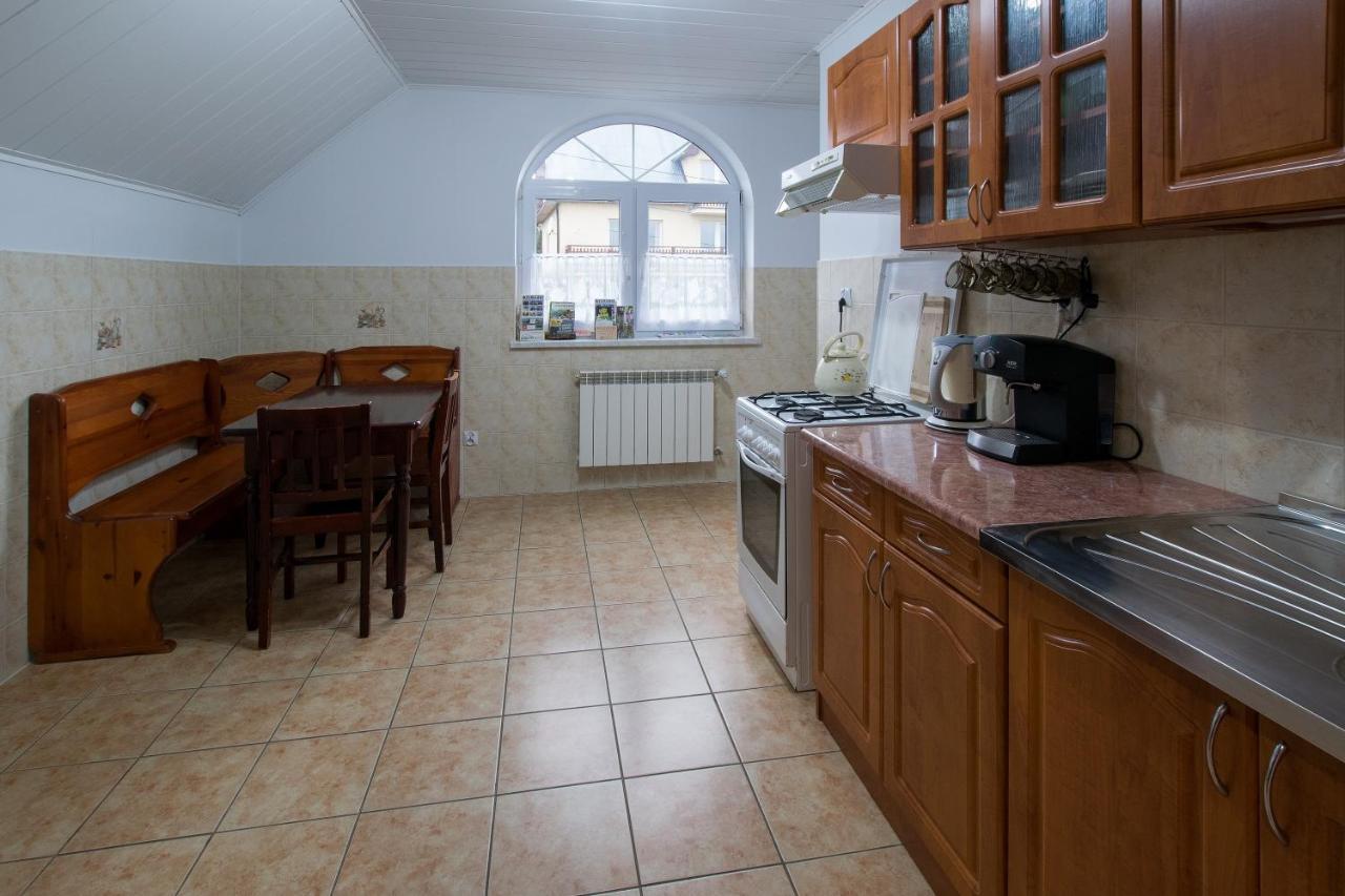 Dworek Julia - Klimatyzowane Komfortowe Nad Solina - Bieszczady Homestay *